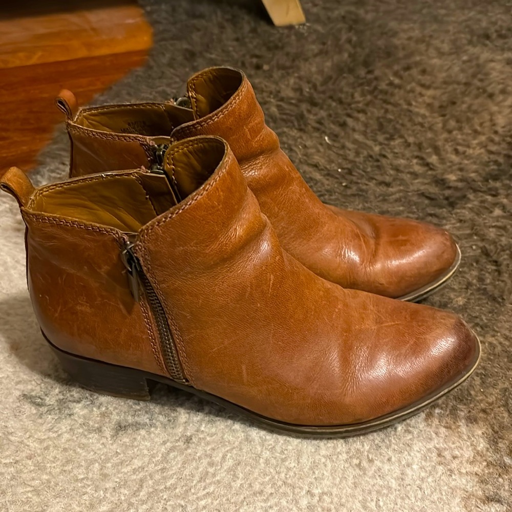 Lucky Brand Basel Bootie Size 8 Toffee Brown Color